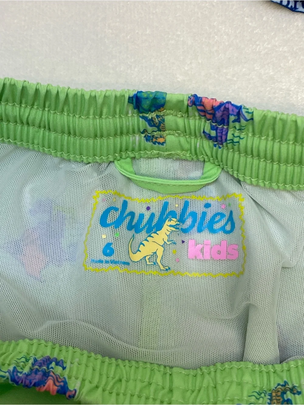 Boys swim shorts bundle of 2 size 6 chubbies and vineyards vines
